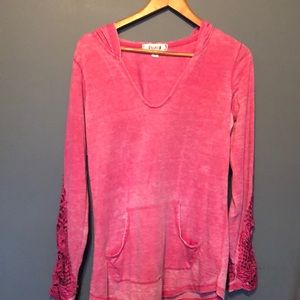 Degree top with hood